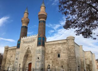 Konstantinos Forumu ve Çemberlitaş Sütunu